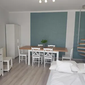 rezervați aici
